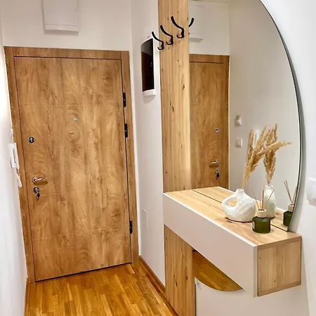 Sunrise Apartment *
